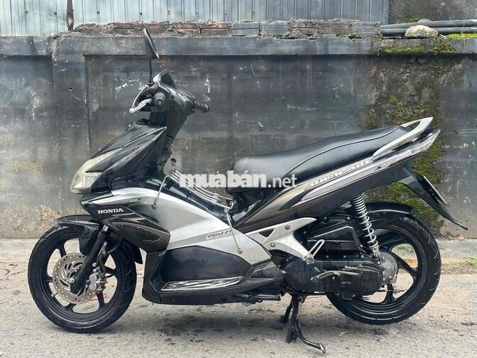 AB 2010 FI máy zin êm chạy bao mượt.