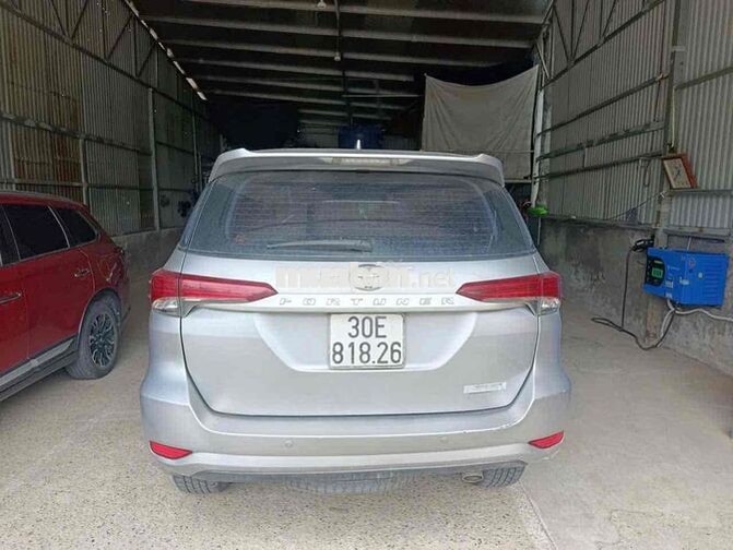 Toyota Fortuner 2017 Số sàn Bạc