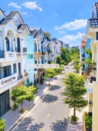Nhà phố An Phú Thuận An 3Pn Full nội thất- Giá thuê chỉ 10 triệu/tháng