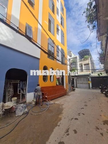 Cho thuê mặt bằng làm văn phòng hoặc cửa hàng trưng bảy, xe hơi đỗ cửa