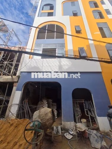 Cho thuê mặt bằng làm văn phòng hoặc cửa hàng trưng bảy, xe hơi đỗ cửa