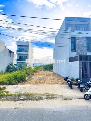 Lô 110m2 hướng Đông Nam sát bên Hòa Xuân 