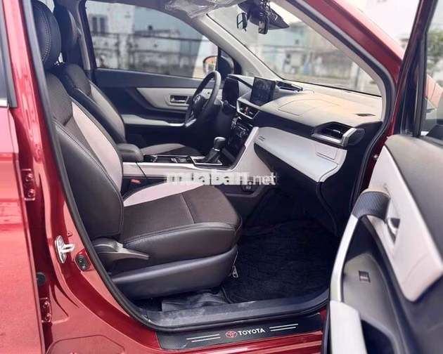 Toyota Veloz Cross 2023 Đỏ Xe gia đình
