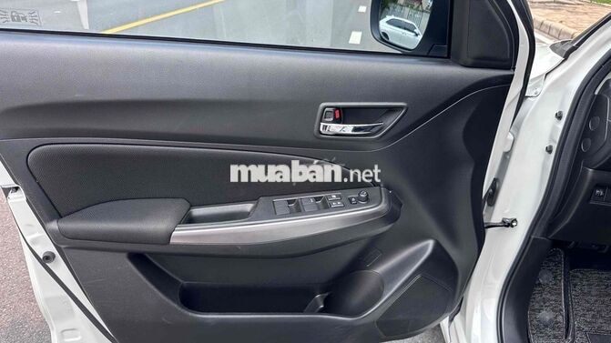 Suzuki Swift 1.2 GLX 2022 màu trắng