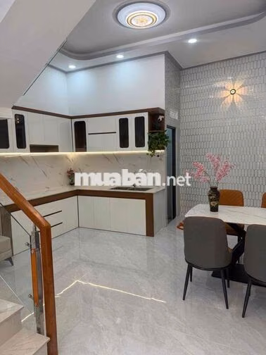 Bán nhà Khu Tên Lửa 5x11m 3 tầng đường 8m thông 3pn sân thượng kLG