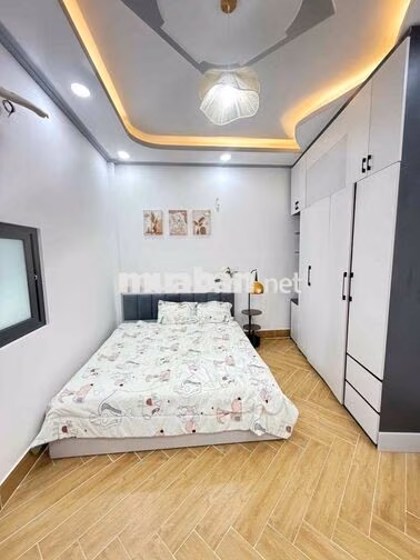 Bán nhà Khu Tên Lửa 5x11m 3 tầng đường 8m thông 3pn sân thượng kLG