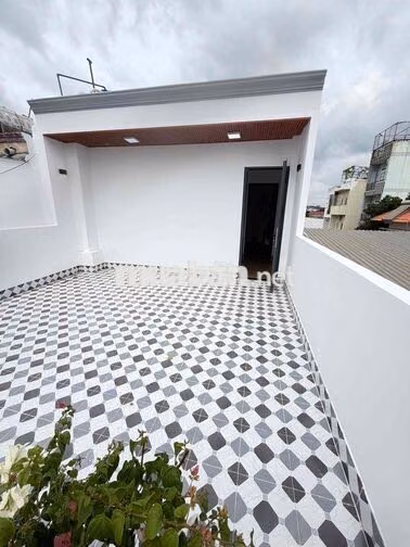 Bán nhà Khu Tên Lửa 5x11m 3 tầng đường 8m thông 3pn sân thượng kLG
