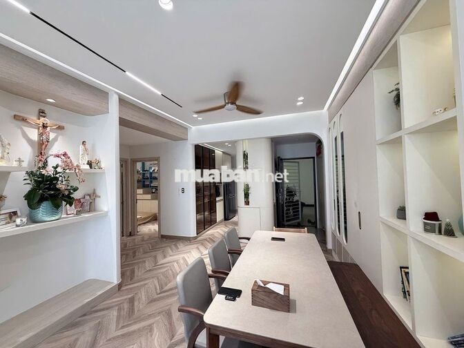 NHÀ DECOR ĐẸP CẦN BÁN RIVERSIDESIDE-PMH. 98M2-3PN - GIÁ 11 TỶ- SỔ HỒNG