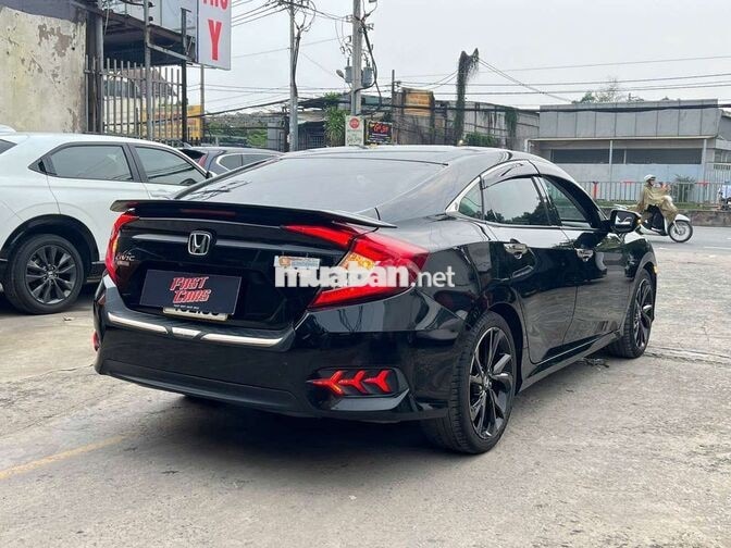 Honda Civic RS 2020 1.5L Turbo,màu đen,62.000 km