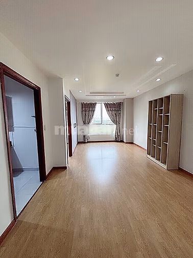 Chung cư 51 P5 Q8 2PN 71m2 view sân vận động cạnh TTTM Central Premium