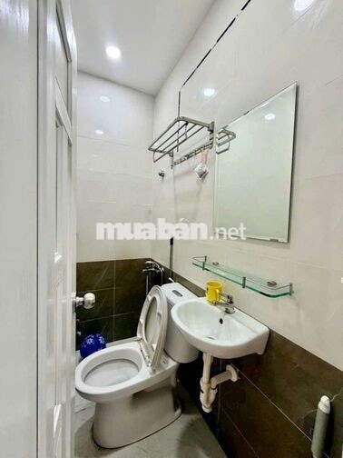 CHO THUÊ NHÀ TỈNH LỘ 10- GẦN TÊN LỬA - 11TRIEU - 2PN - CÓ NỘI THẤT