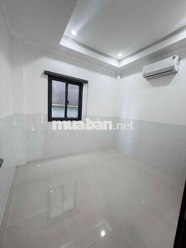 Nhà 2 lầu 3 phòng 3 máy lạnh hẻm Trần Hưng Đạo