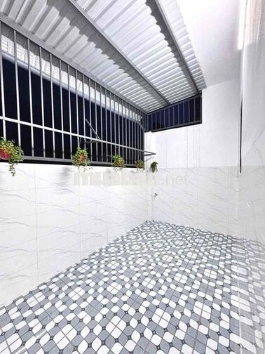NHÀ TRỆT LẦU MỚI HOÀN THIỆN – MẶT TIỀN CÔNG VIÊN