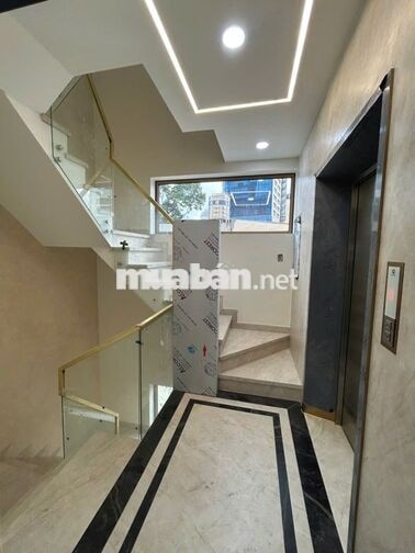 CHO THUÊ TOÀ NHÀ BUILDING 1.300M2 TRUNG TÂM QUẬN 1
