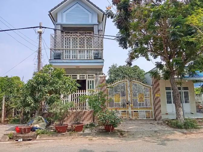 Bán nhà trệt hẻm 3m gần chợ Đồng Hòa 9 x 12m full thổ cư, giá 3 tỷ
