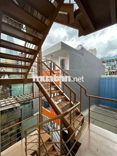 CHO THUÊ TOÀ NHÀ BUILDING 1.300M2 TRUNG TÂM QUẬN 1