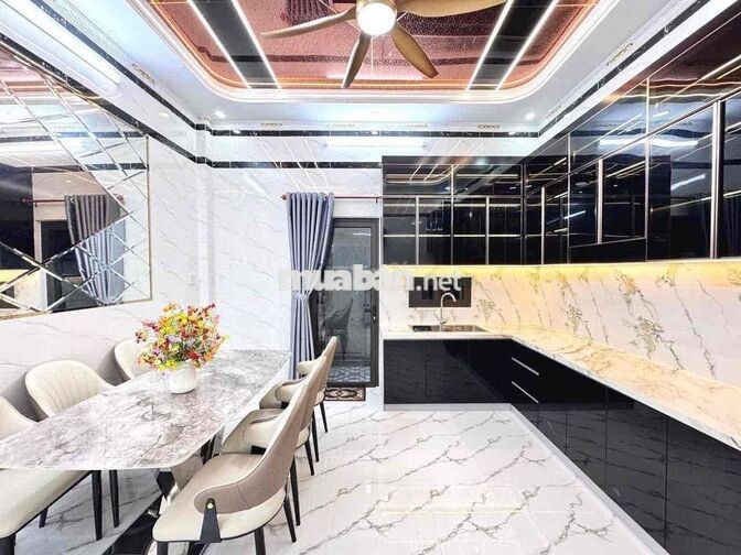 NHÀ TRỆT LẦU MỚI HOÀN THIỆN – MẶT TIỀN CÔNG VIÊN