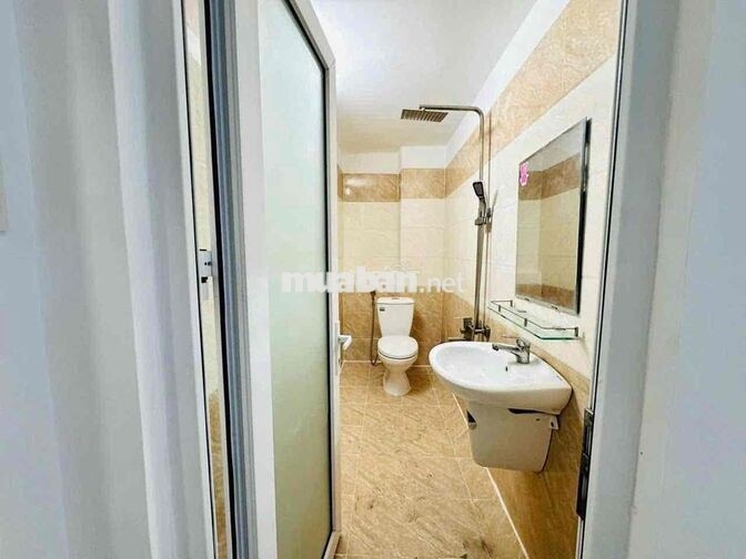 NHÀ GẦN CHỢ ĐƯỜNG. TRỆT LẦU 2PN 2WC ( SẴN BÀN GHẾ , TỦ QUẦN ÁO )