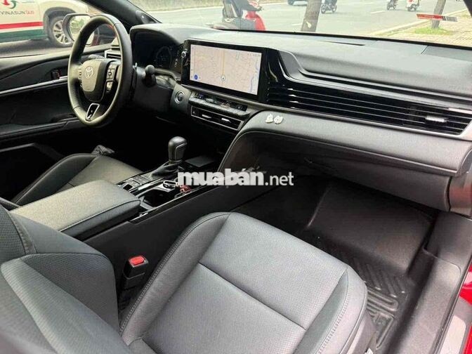 Toyota Camry 2.5Q HEV TOP 2025 Đỏ Hybrid