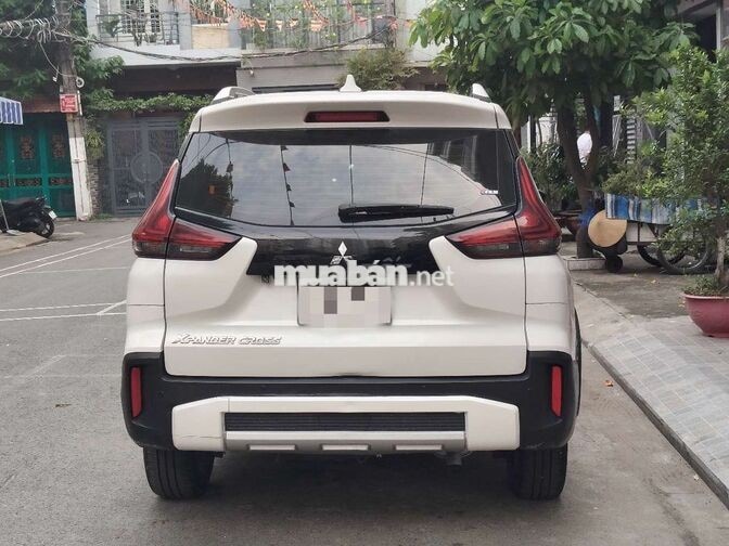 Mitsubishi Xpander Cross 7 chỗ số tự động Trắng