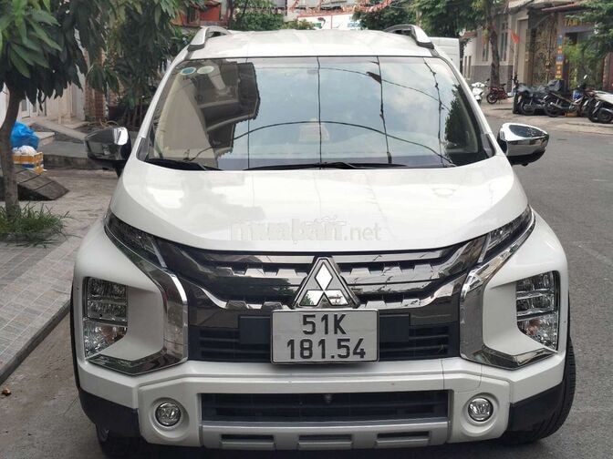 Mitsubishi Xpander Cross 7 chỗ số tự động Trắng