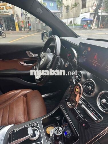 Mercedes-Benz GLC Đen Da Cao Cấp 5 Chỗ
