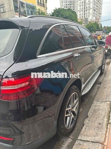 Mercedes-Benz GLC Đen Da Cao Cấp 5 Chỗ