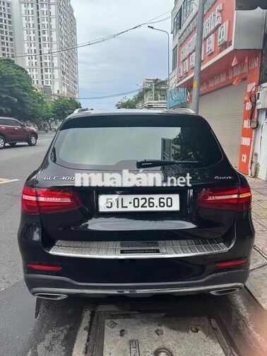 Mercedes-Benz GLC Đen Da Cao Cấp 5 Chỗ