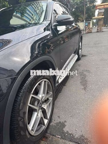 Mercedes-Benz GLC Đen Da Cao Cấp 5 Chỗ