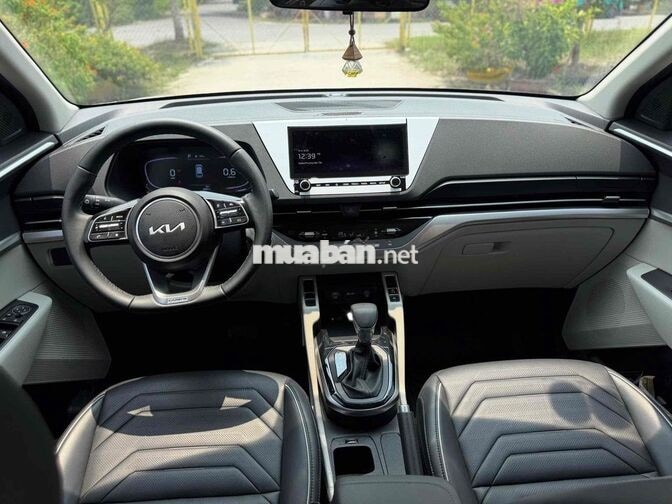 Kia Carens Luxury 2025 Trắng 7 chỗ Số tự động