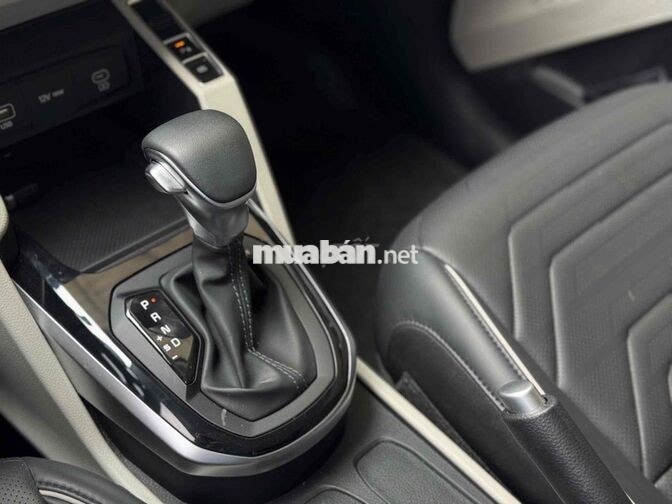 Kia Carens Luxury 2025 Trắng 7 chỗ Số tự động