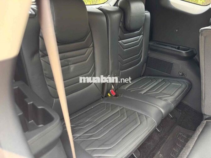 Kia Carens Luxury 2025 Trắng 7 chỗ Số tự động