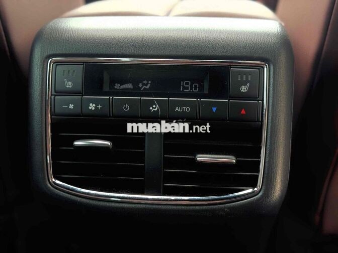 Mazda CX-8 Luxury 2025 Trắng 7 chỗ 19.000km