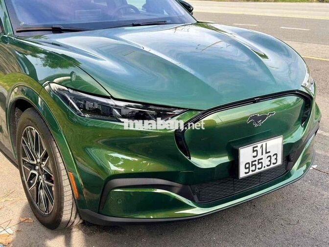 Ford Mustang Mach-E SUV thuần điện