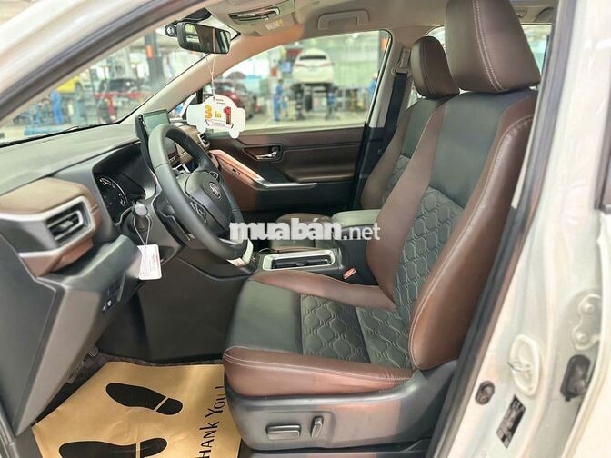 Innova Cross V 2024 - 19.000 km - Giá Còn Giảm