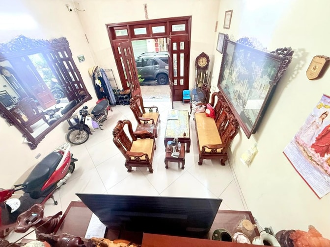 Bán nhà 5 tầng phố Liễu Giai, 80m2, khu phân lô, ô tô đỗ cửa, ở luôn