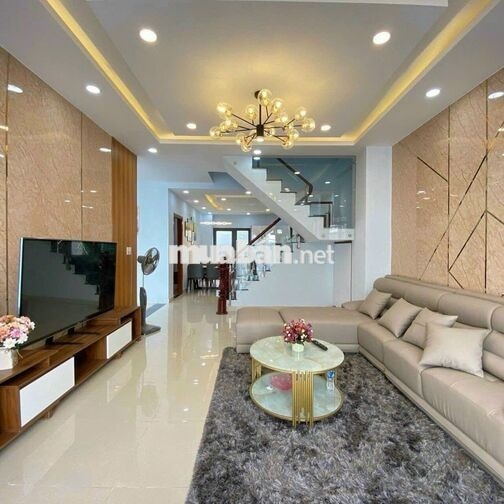 Cho thuê nhà HXH 221/3B Trần Quang Khải, P. Tân Định, Quận 1