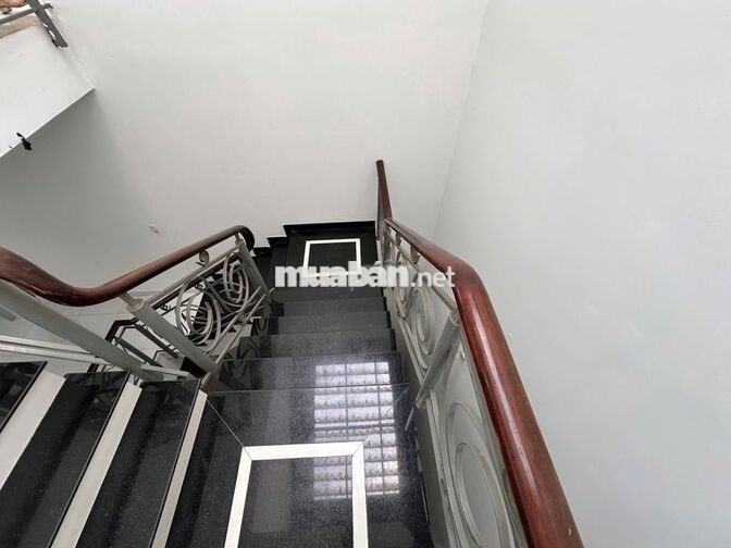 NHÀ ĐƯỜNG NGUYỄN MINH HOÀNG DIỆN TÍCH: 8X20M TRỆT 2 LẦU CHO THUÊ
