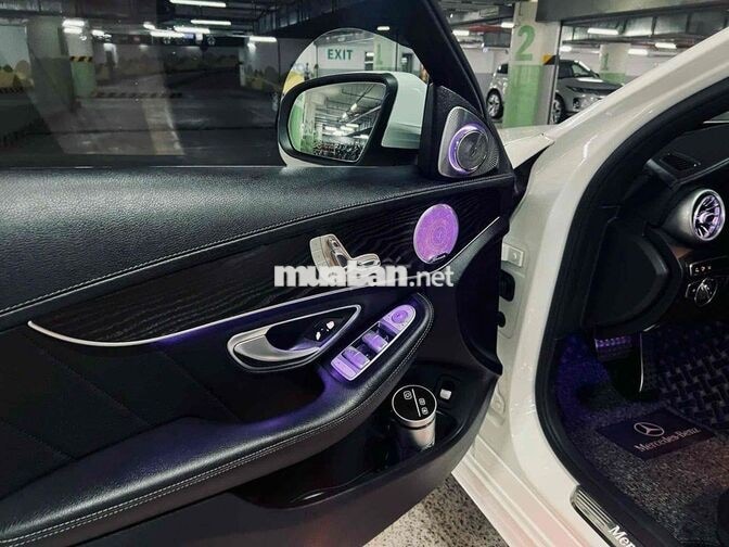CẦN BÁN XE MẸC C300 - 2016
