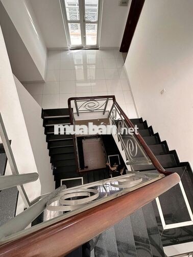 NHÀ ĐƯỜNG NGUYỄN MINH HOÀNG DIỆN TÍCH: 8X20M TRỆT 2 LẦU CHO THUÊ