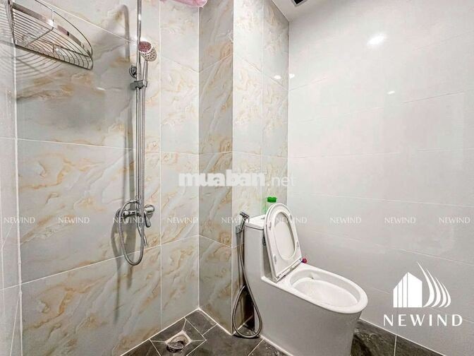 Căn hộ mới đầy đủ nội thất cửa sổ trời ngay Khánh Hội đi bộ tới NTTU