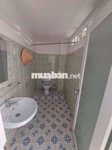 cho thuê nhà mặt tiền võ thành trang p11 tân bình. DT: 4m x 15m 2 lầu