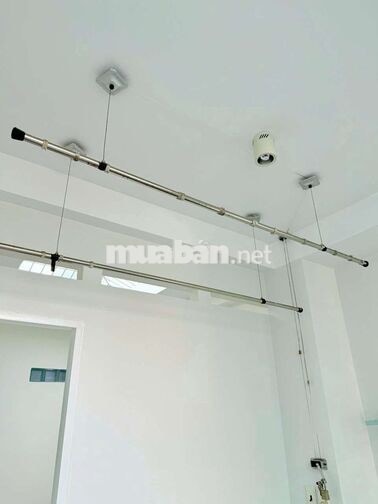 Nhà mặt tiền đường xe hơi tận cửa nhà 