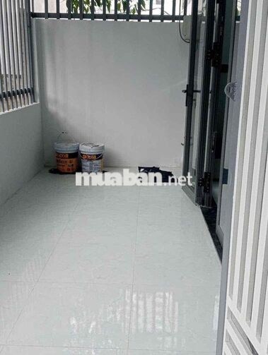 nhà mới đẹp 1 lầu lửng 3pn1wc  có sân rộng