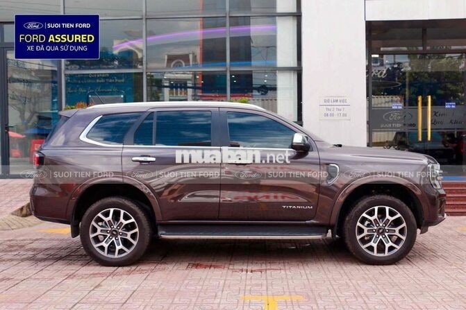 Ford Everest 4x2 2024 Nâu 8.876 km siêu lướt