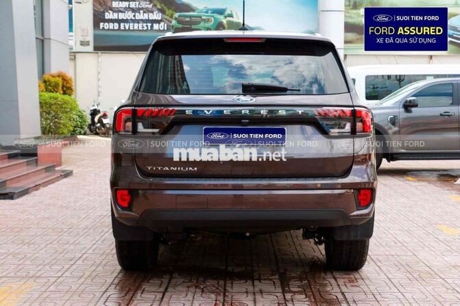 Ford Everest 4x2 2024 Nâu 8.876 km siêu lướt