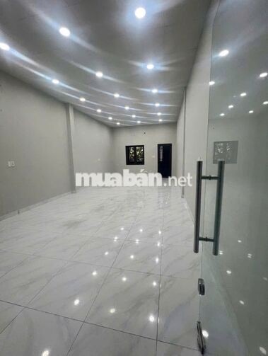CHO THUÊ NHÀ MẶT TIỀN 28 TRẦN QUANG KHẢI, Q1 – 4 TẦNG, 60TR