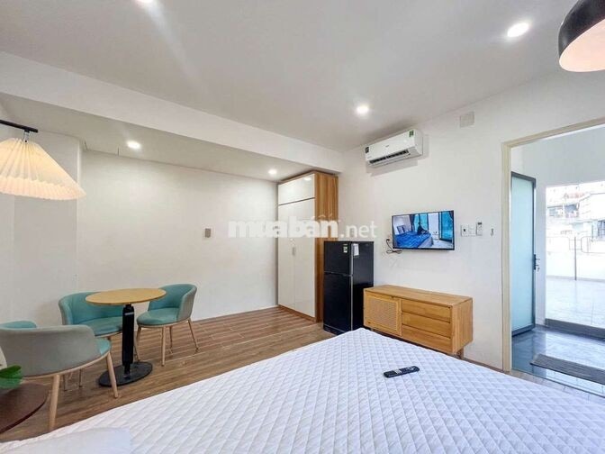 penthouse ban công 60m2 trung tâm q1 3ph đến Bùi Viện view cực chill