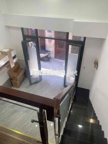 cho thuê nhà mới, có nội thất cơ bản