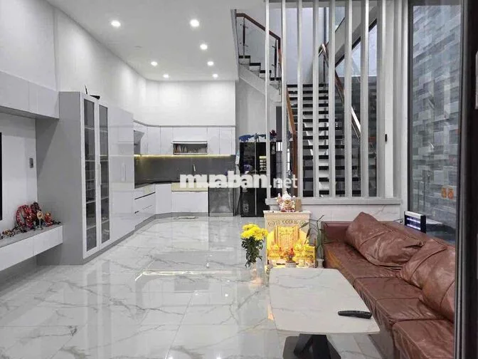 153✨ 🏡 CHO THUÊ NHÀ 3 TẦNG CÓ HỒ BƠI TRONG NHÀ